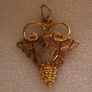 Landstroms Original Black Hills Gold Pendant Grapes with grape leaves